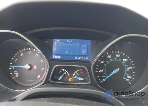 2014 Ford Focus Se z USA, uszkodzony, nr VIN 1FADP3F27EL460730